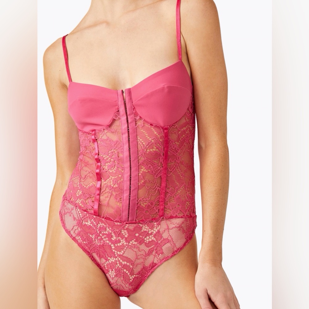 Free People Intimately Lace Night Rhythm Raspberry Sorbet Bodysuit size M NWT